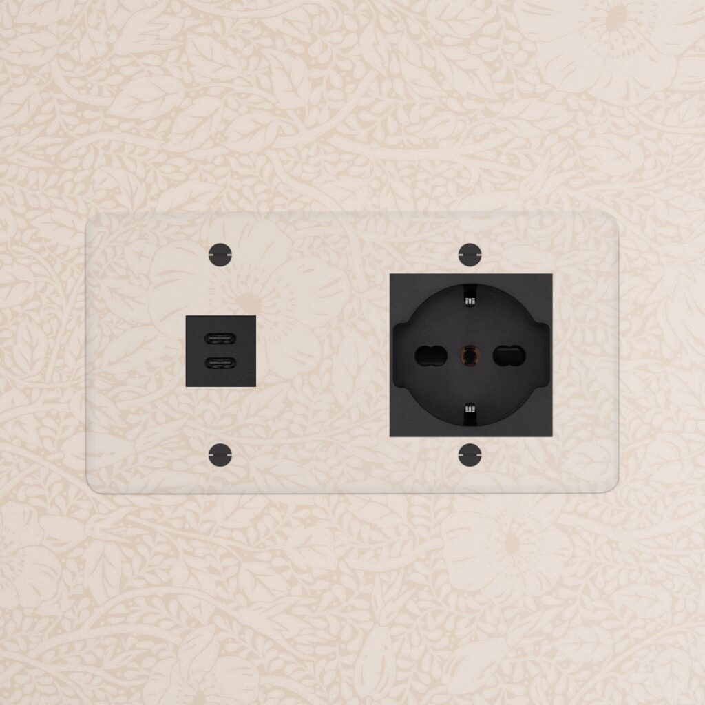 Kew Gniazdo USB-C 30 W i Schuko/Bipasso w podwójnej ramce – Przezroczysty, Czarny