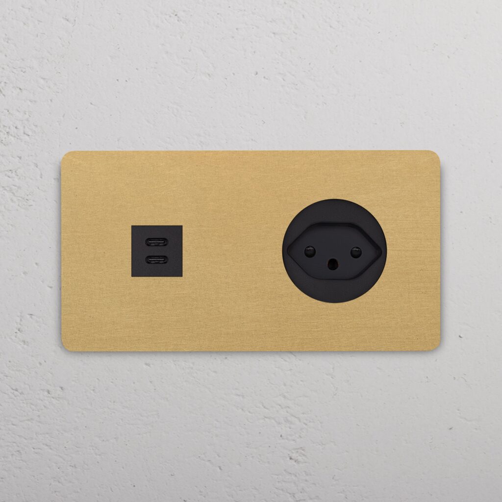 Grove Gniazdo USB-C 30W i szwajcarskie typu J w podwójnej ramce – Antyczny mosiądz, Czarny