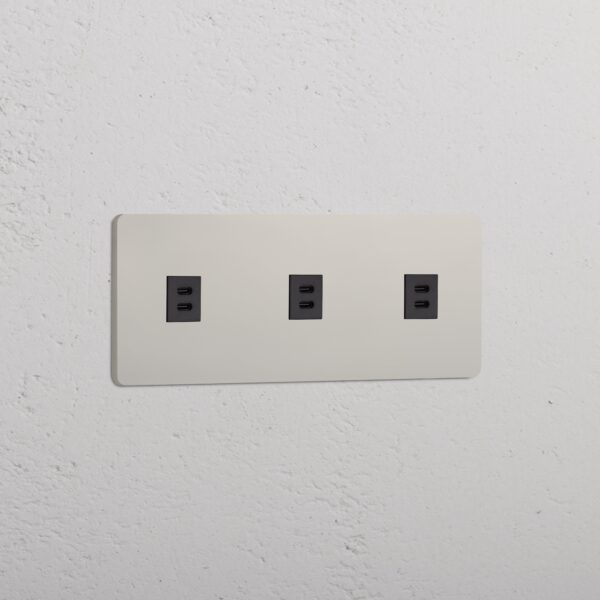Grove Gniazdo USB-C 30 W x 3 w potrójnej ramce – Polerowany nikiel, Czarny