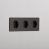 Grove Gniazdo Schuko typu F x 3 w potrójnej ramce – Brąz, Czarny