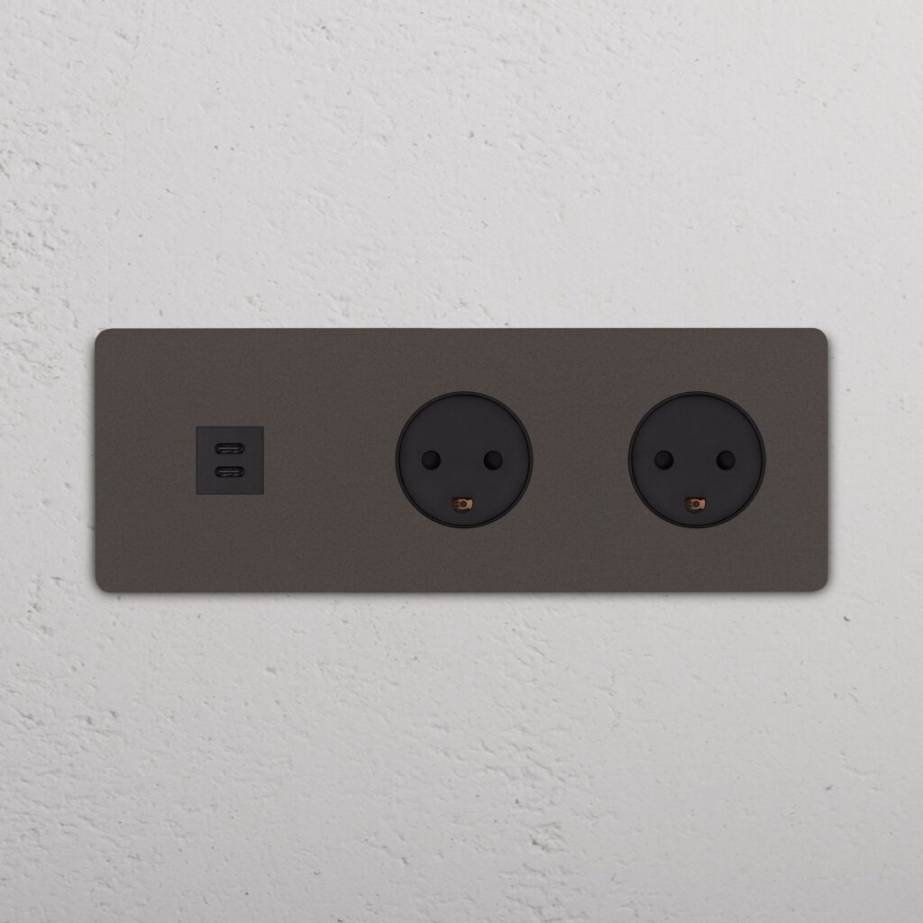 Grove Gniazdo USB-C 30 W i duńskie typu K x 2 w potrójnej ramce – Brąz, Czarny