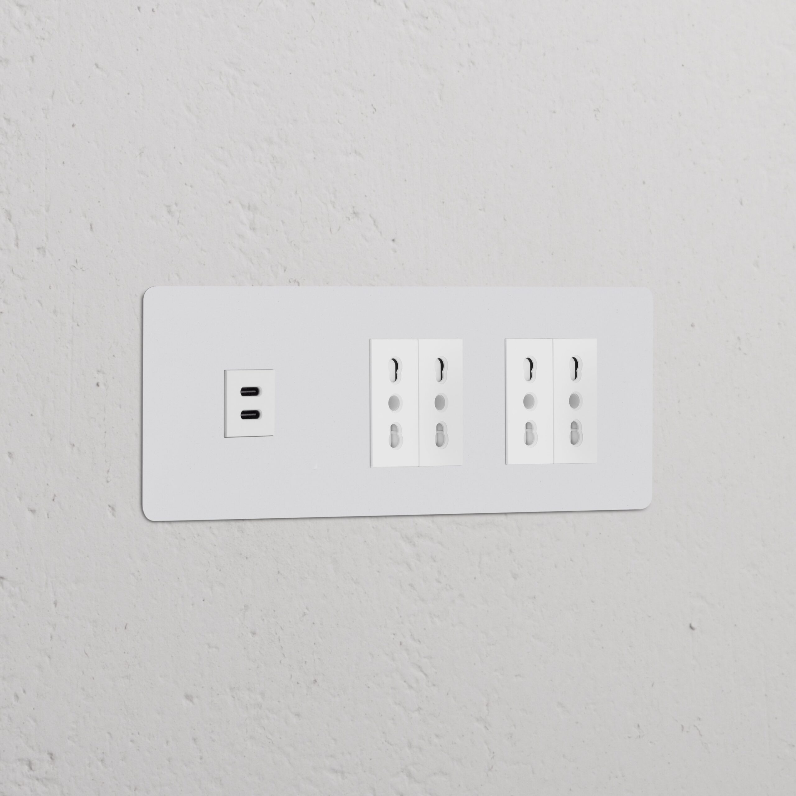 Kew Gniazdo USB-C 30 W i Bipasso x 4 w potrójnej ramce – Do malowania, Biały