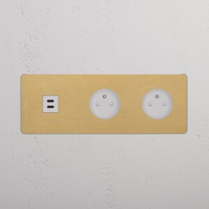 Kew Gniazdo USB-C 30 W i francusko/belgijskie typu E x 2 w potrójnej ramce – Antyczny mosiądz, Biały