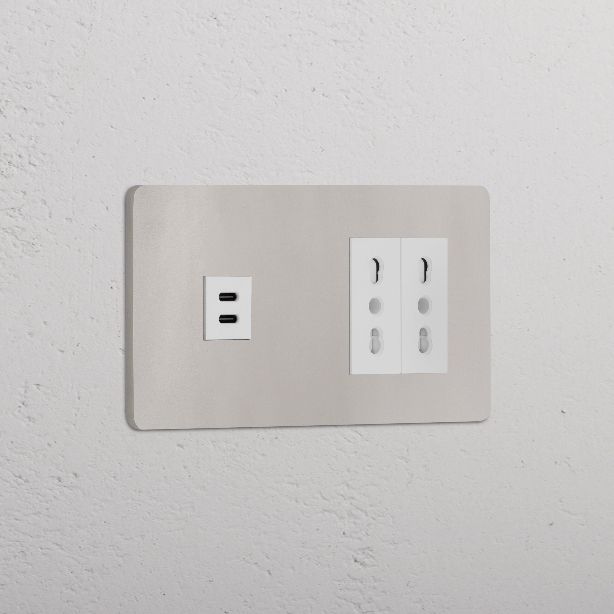Grove Gniazdo USB-C 30 W i Bipasso x 2 w podwójnej ramce – Polerowany nikiel, Biały