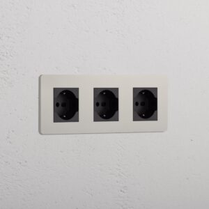 Grove Gniazdo Schuko/Bipasso x 3 w potrójnej ramce – Polerowany nikiel, Czarny