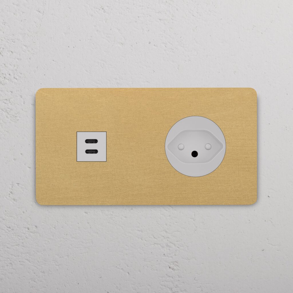 Grove Gniazdo USB-C 30W i szwajcarskie typu J w podwójnej ramce – Antyczny mosiądz, Biały