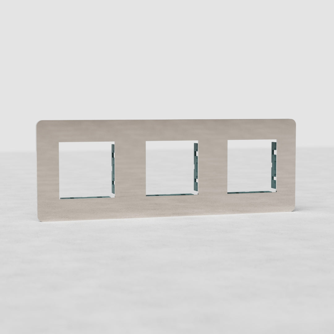 Grove Potrójna ramka modułowa na 3 x 45 mm moduły – Polerowany nikiel