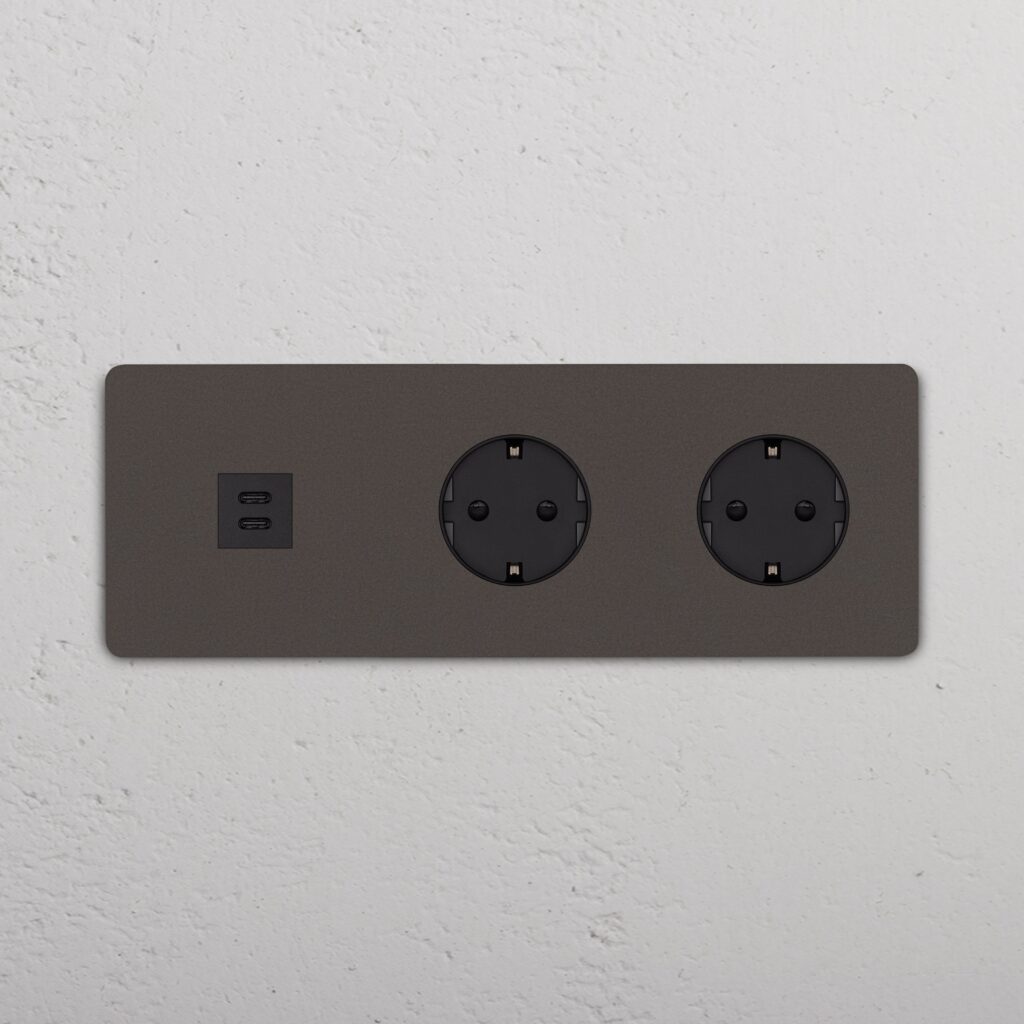 Grove Gniazdo USB-C 30 W i Schuko typu F x 2 w potrójnej ramce – Brąz, Czarny