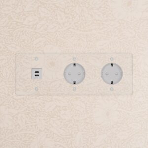 Kew Gniazdo USB-C 30 W i Schuko typu F x 2 w potrójnej ramce – Przezroczysty, Biały