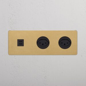 Kew Gniazdo USB-C 30W i szwajcarskie typu J x 2 w potrójnej ramce – Antyczny mosiądz, Czarny