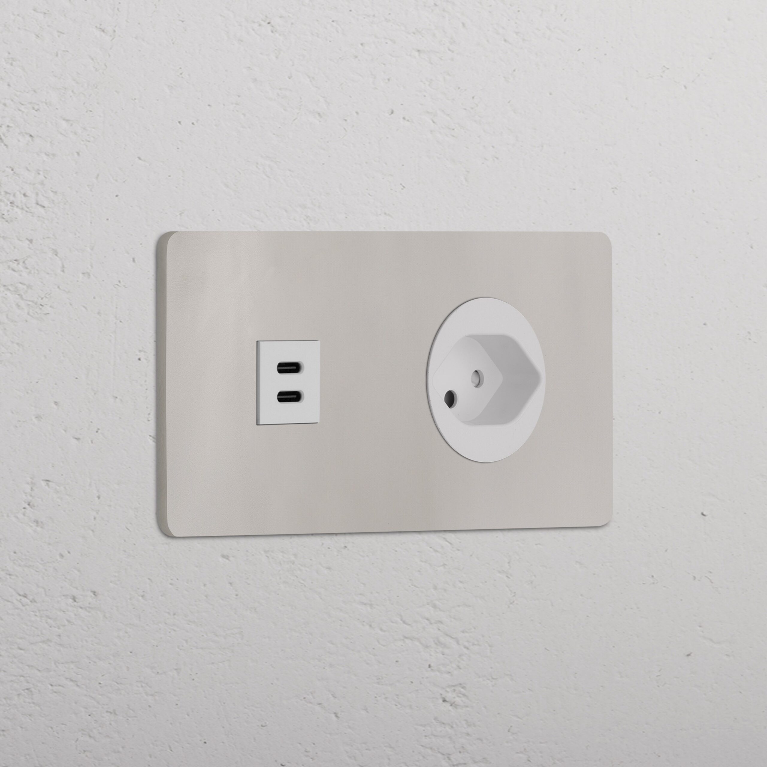 Grove Gniazdo USB-C 30W i szwajcarskie typu J w podwójnej ramce – Polerowany nikiel, Biały