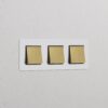 Kew Włącznik klawiszowy x 3 w potrójnej ramce – Antyczny mosiądz do malowania, Czarny