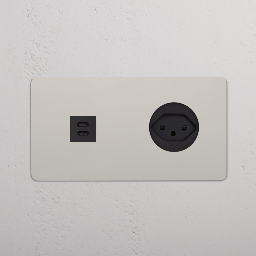 Kew Gniazdo USB-C 30W i szwajcarskie typu J w podwójnej ramce – Polerowany nikiel, Czarny