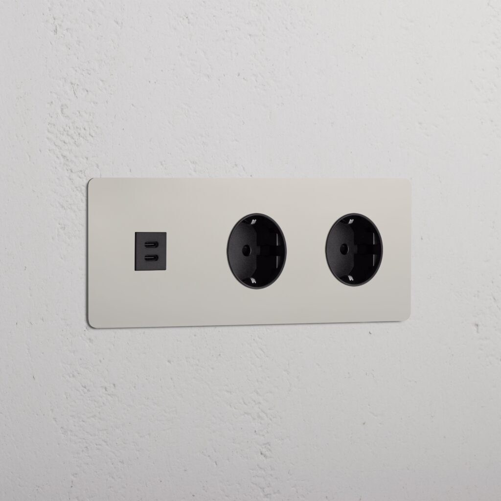 Kew Gniazdo USB-C 30 W i Schuko typu F x 2 w potrójnej ramce – Polerowany nikiel, Czarny