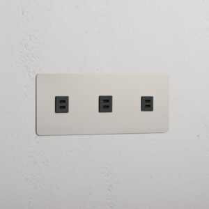 Kew Gniazdo USB-C 30 W x 3 w potrójnej ramce – Polerowany nikiel, Czarny