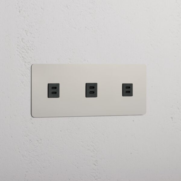 Kew Gniazdo USB-C 30 W x 3 w potrójnej ramce – Polerowany nikiel, Czarny