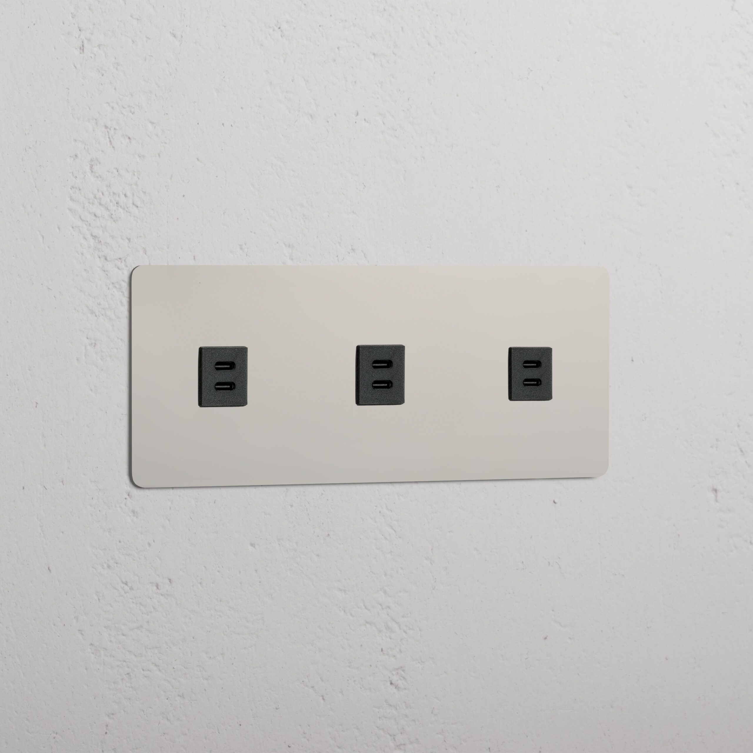 Kew Gniazdo USB-C 30 W x 3 w potrójnej ramce – Polerowany nikiel, Czarny