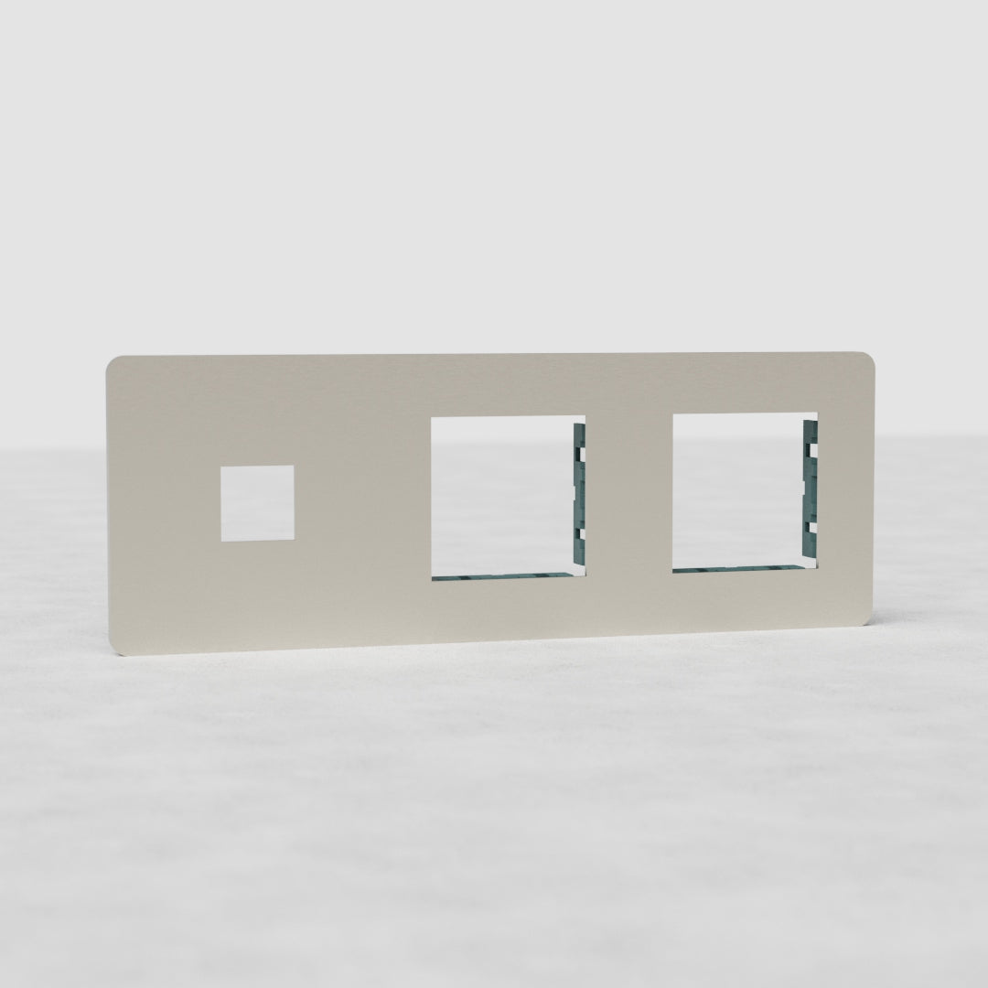 Grove Potrójna ramka modułowa na 2 x 45 mm moduły oraz 1 x keystone – Satynowy nikiel