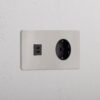 Grove Gniazdo USB-C 30 W i Schuko typu F x 2 w podwójnej ramce – Polerowany nikiel, Czarny