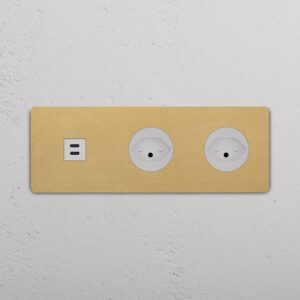Grove Gniazdo USB-C 30W i szwajcarskie typu J x 2 w potrójnej ramce – Antyczny mosiądz, Biały