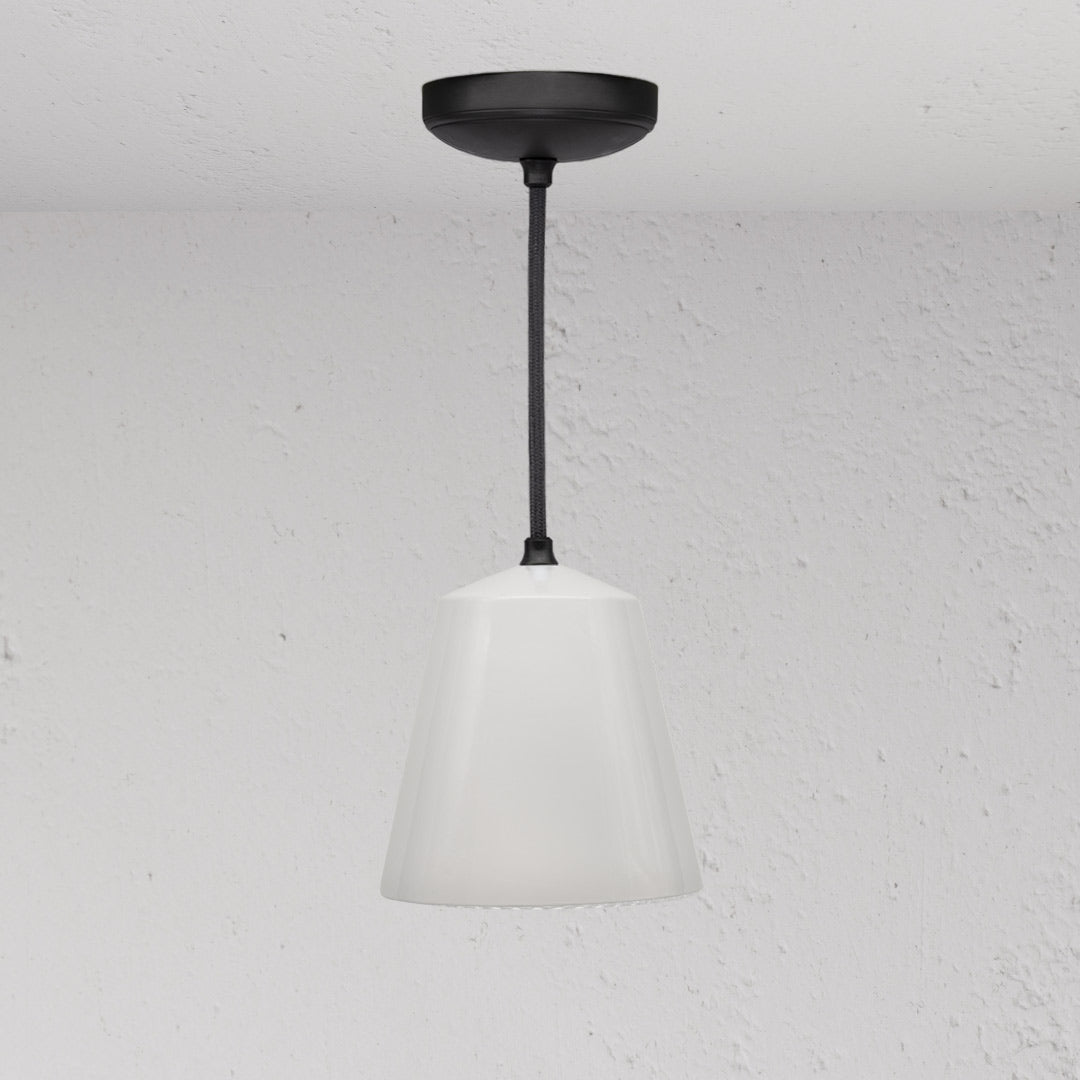 Richmond średnia lampa wisząca z delikatną porcelaną – Brąz