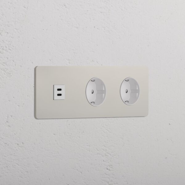 Grove Gniazdo USB-C 30 W i Schuko typu F x 2 w potrójnej ramce – Polerowany nikiel, Biały