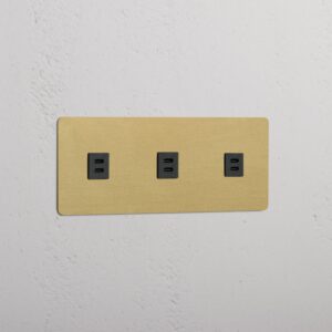 Kew Gniazdo USB-C 30 W x 3 w potrójnej ramce – Antyczny mosiądz, Czarny