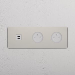 Grove Gniazdo USB-C 30 W i francusko/belgijskie typu E x 2 w potrójnej ramce – Polerowany nikiel, Biały