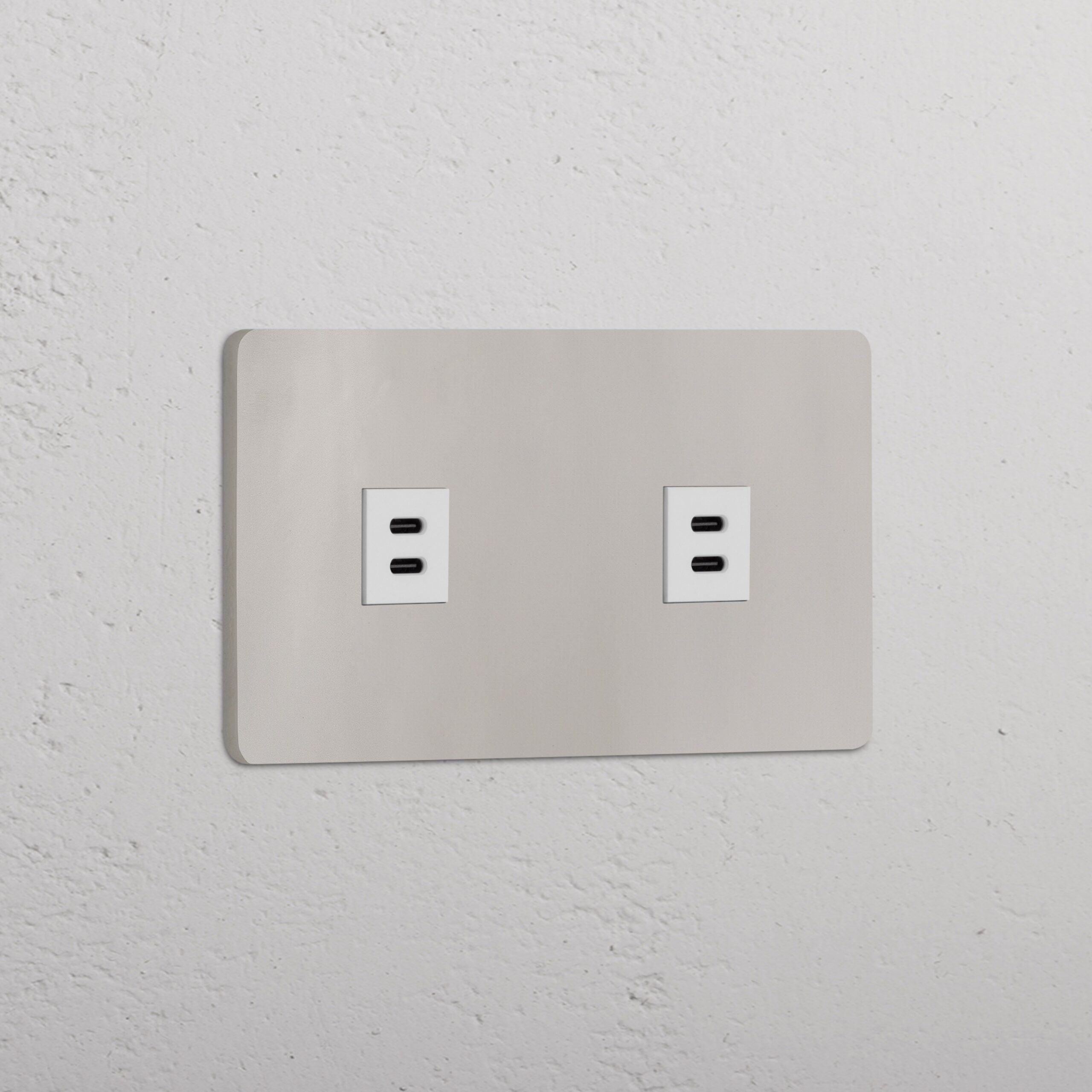 Grove Gniazdo USB-C 30 W x 2 w podwójnej ramce – Polerowany nikiel, Biały