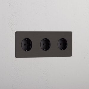 Kew Gniazdo Schuko typu F x 3 w potrójnej ramce – Brąz, Czarny