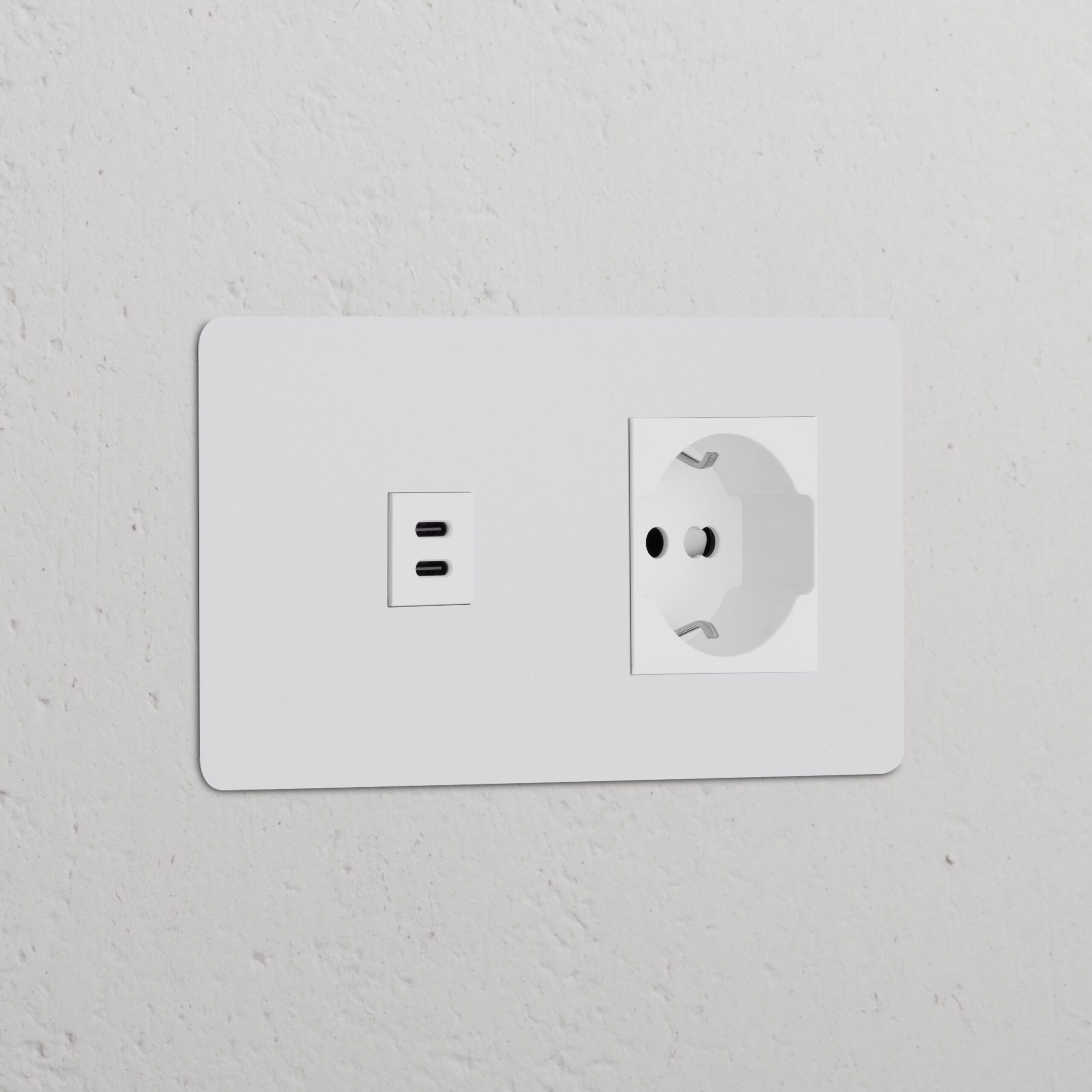 Kew Gniazdo USB-C 30 W i Schuko/Bipasso w podwójnej ramce – Do malowania, Biały