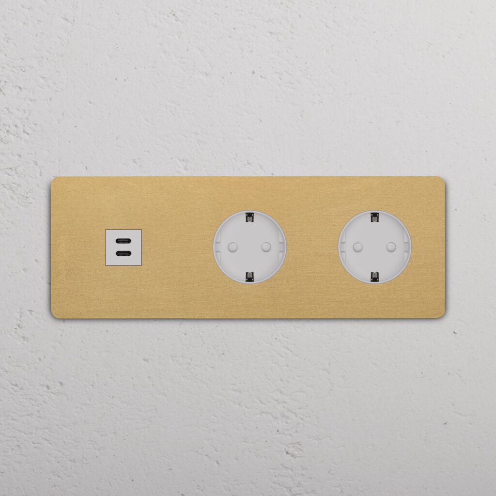 Grove Gniazdo USB-C 30 W i Schuko typu F x 2 w potrójnej ramce – Antyczny mosiądz, Biały
