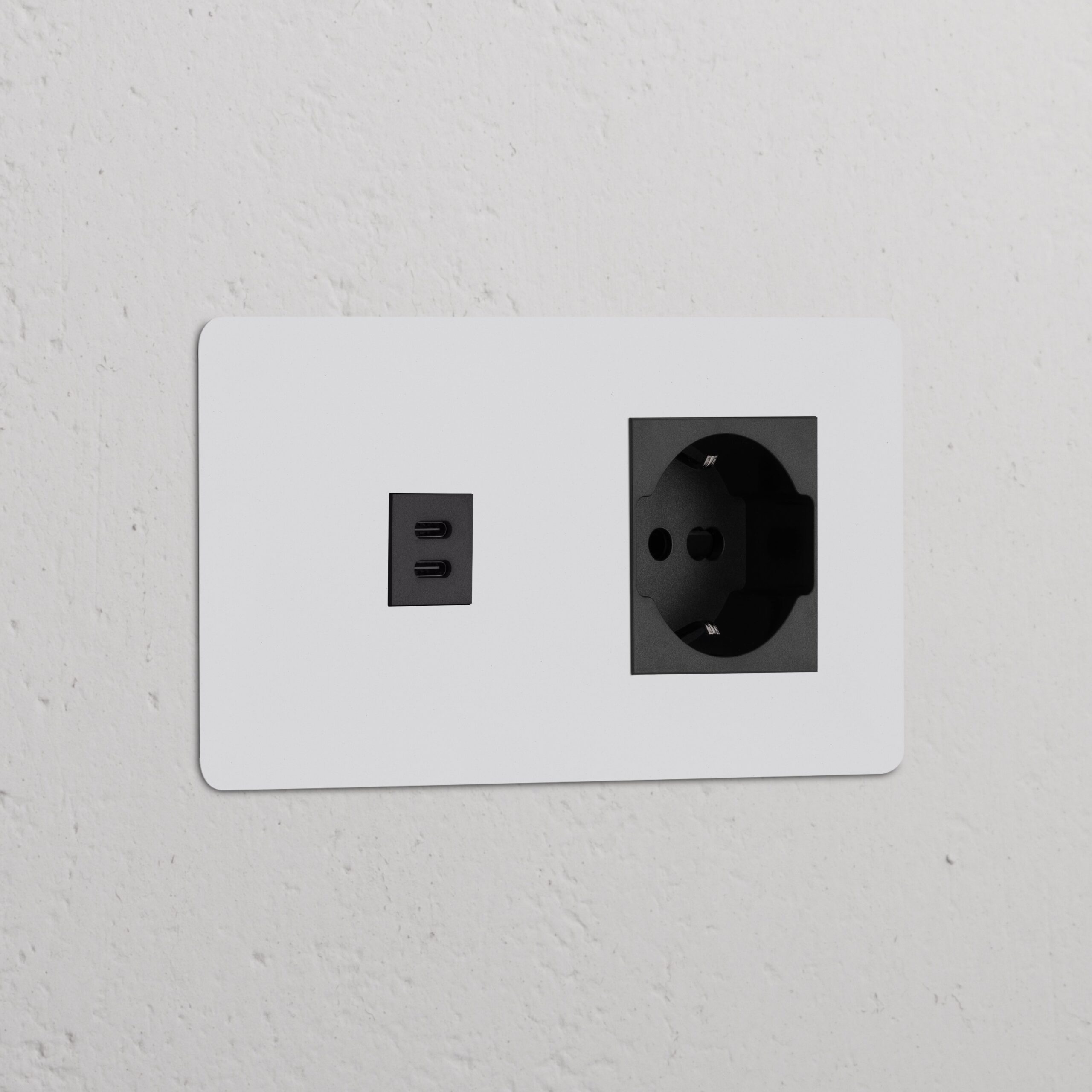 Kew Gniazdo USB-C 30 W i Schuko/Bipasso w podwójnej ramce – Do malowania, Czarny
