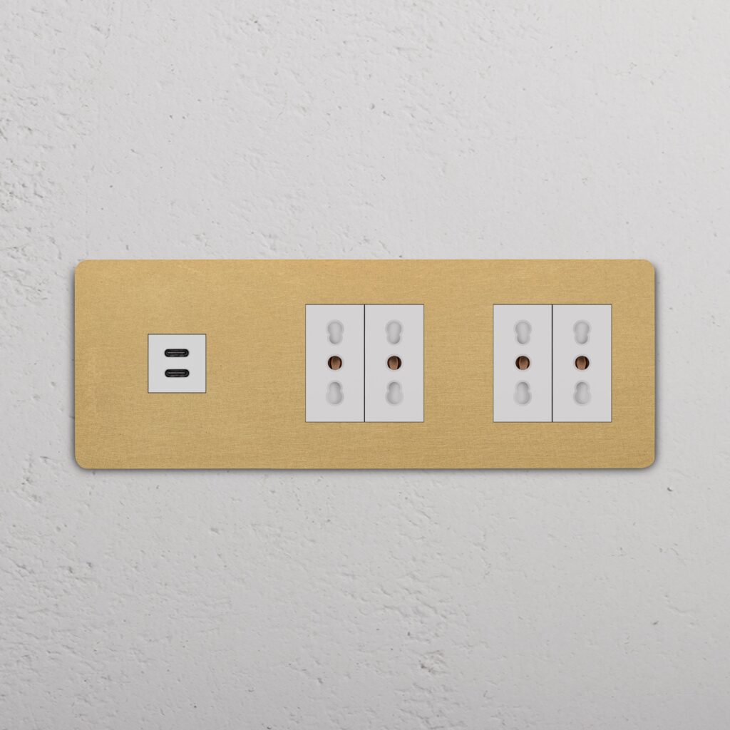Grove Gniazdo USB-C 30 W i Bipasso x 4 w potrójnej ramce – Antyczny mosiądz, Biały